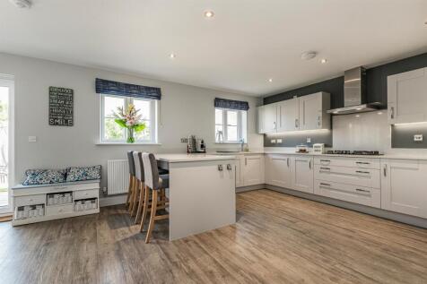 Kitchen 1.jpg