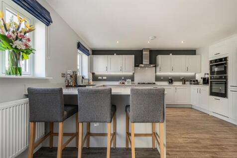 Kitchen 2.jpg