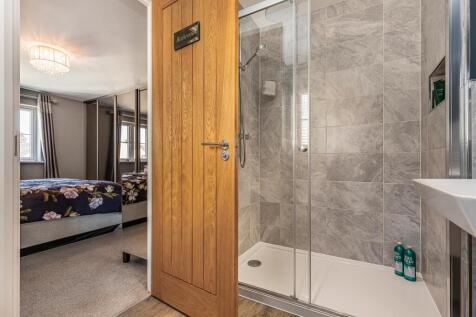 Master Bedroom - En Suite Shower Room 2.jpg