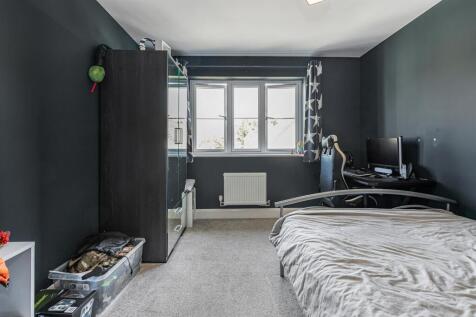 Bedroom 4 2.jpg