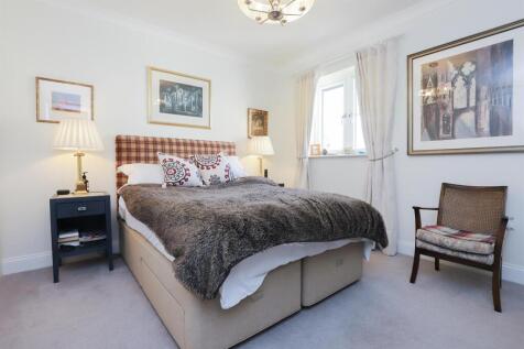 Master Bedroom 1.jpg