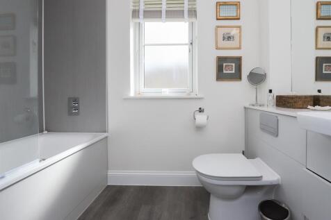 Family Bathroom.jpg