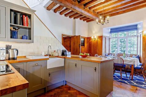 Kitchen - Dining Room 1.jpg