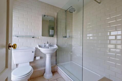 En Suite Shower Room.jpg
