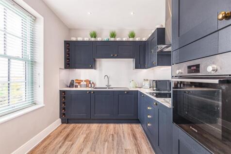 Kitchen 1.jpg