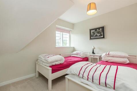 Bedroom 2 1.jpg