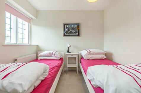 Bedroom 2 2.jpg