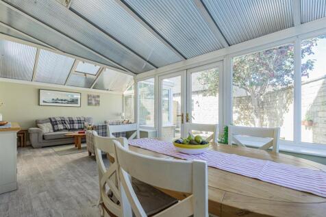 Conservatory - Family Room 3.jpg