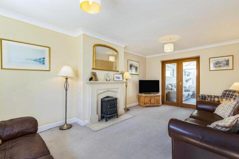 Sitting Room 1.jpg