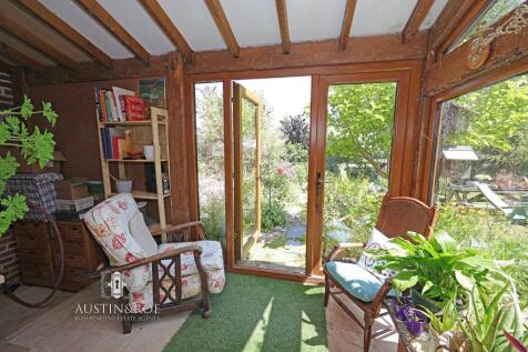 Annex Porch