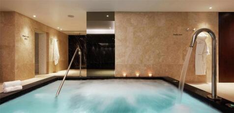 Relaxing Pool