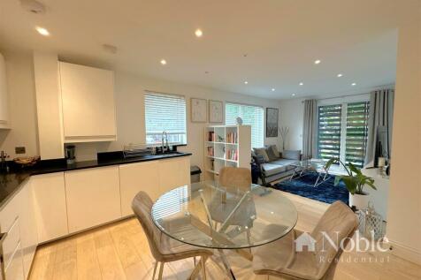 Kitchen/Dining Area