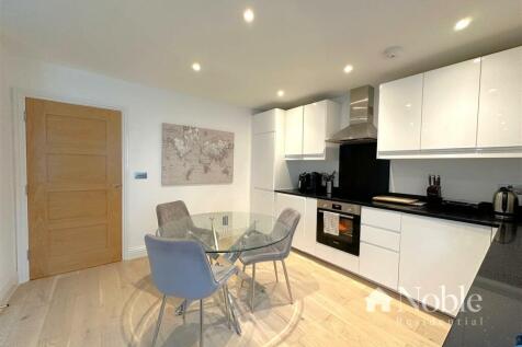 Kitchen/Dining Area