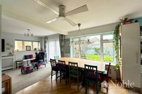 Open Plan Lounge/Diner