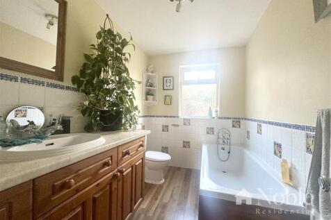 Ground Floor Bathroom