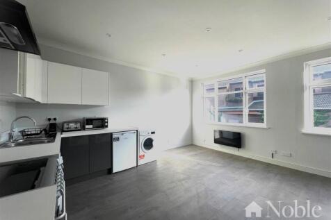 Open Plan Living Room/Kitchen