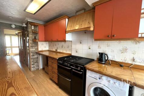 Kitchen/ Dining Room
