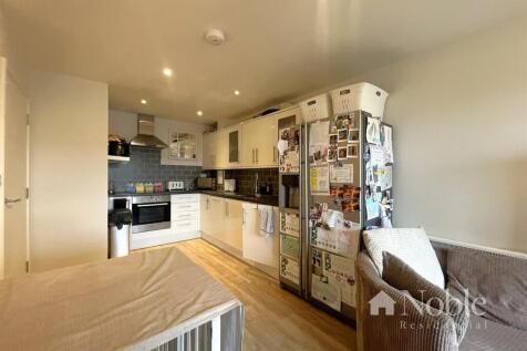 Kitchen/ Living Room