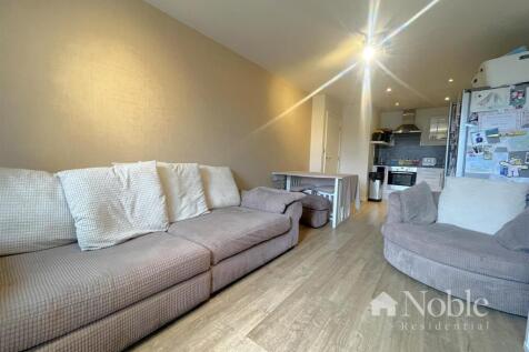 Kitchen/ Living Room