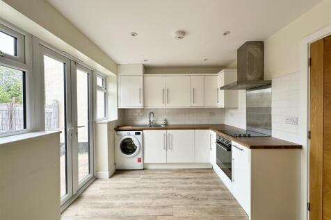 Open Plan Living/Kitchen/Dining Area