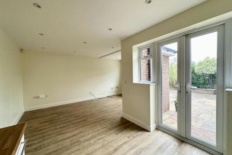 Open Plan Living/Kitchen/Dining Area
