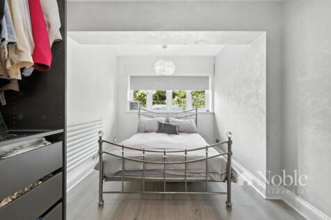 Bedroom Six/Rreception Room