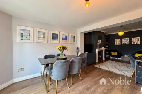 Open Plan Kitchen/Dining Room