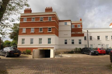 Rear Elevation/Access to Underground Parking