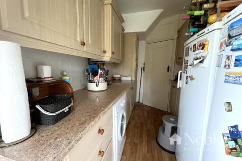 Kitchen/ Dining Room