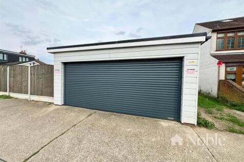 Driveway/Garage