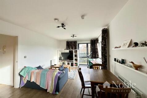 Open Plan Lounge/Kitchen/Dining Area