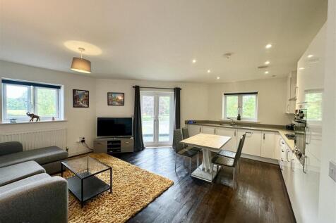 Open Plan Living/Kitchen/Dining Area