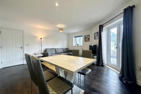 Open Plan Living/Kitchen/Dining Area