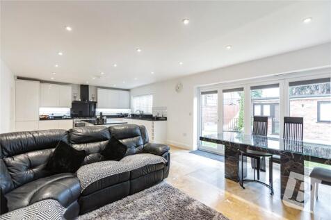 Kitchen / Dining