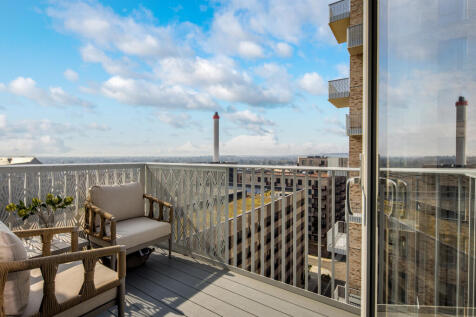 Balcony Photo - Fenton Apartments