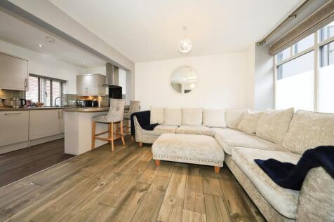 Lounge / Kitchen