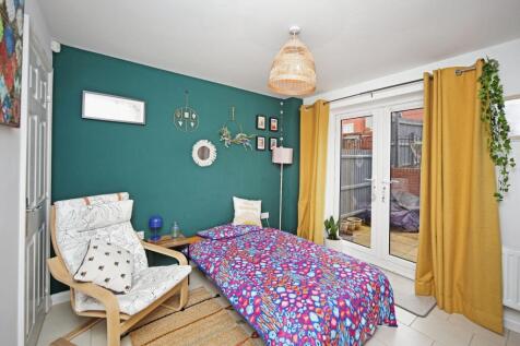 Bedroom Three/Study