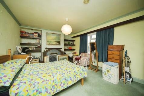 Sitting Room / Bed 3