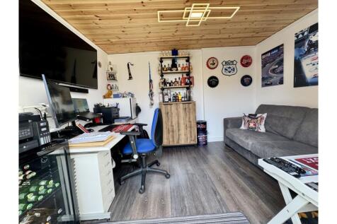Snug / Office