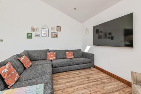 Lounge / Kitchen