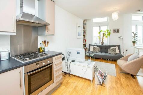 Lounge / Kitchen