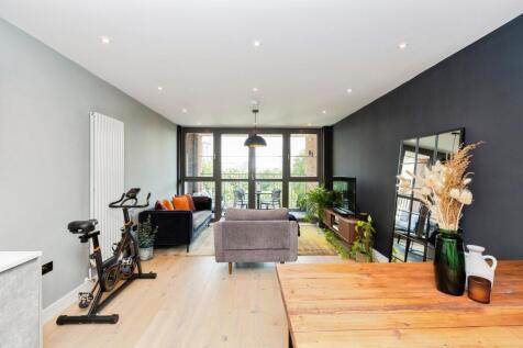 Lounge / Kitchen