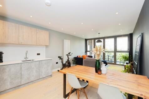 Lounge / Kitchen