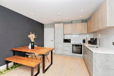 Lounge / Kitchen