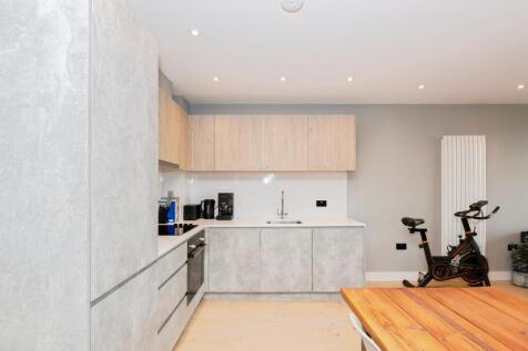Lounge / Kitchen