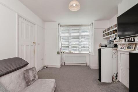 Living Room/Bedroom