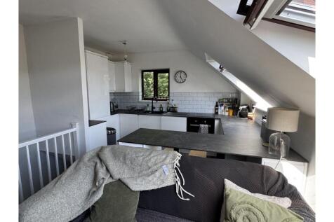 Lounge / Kitchen