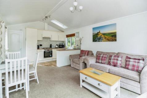 Lounge / Kitchen