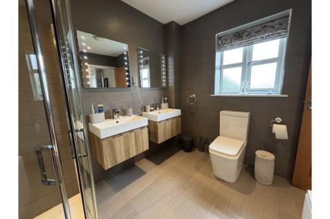 Master En-suite