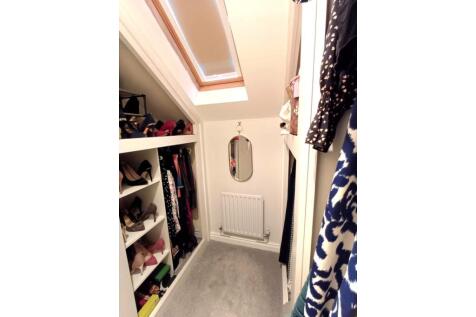 Walk-in Wardrobe